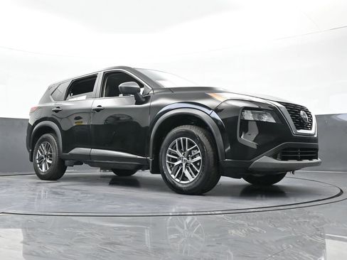 Used 2023 Nissan Rogue S image 62