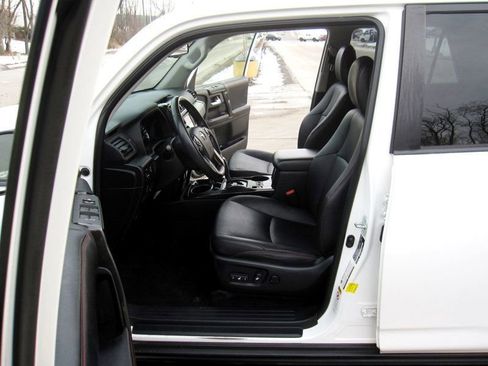 Used 2015 Toyota 4Runner Trail Premium image 17