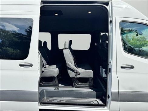Used 2024 Mercedes-Benz Sprinter 2500 image 17