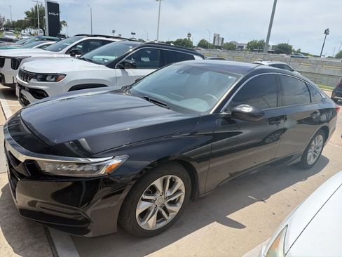 Used 2018 Honda Accord LX image 2