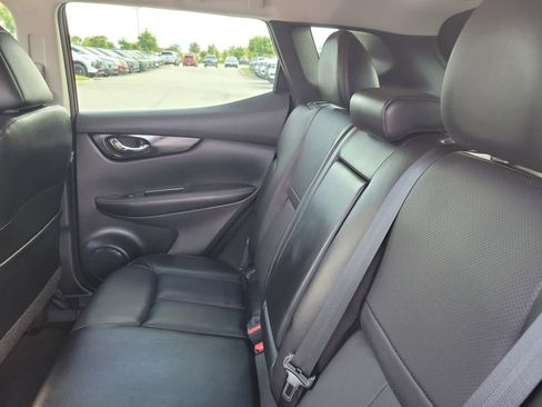 Used 2022 Nissan Rogue Sport SL FWD image 12