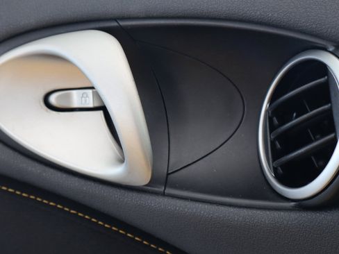 Used 2018 Nissan 370Z Coupe w/ Z34 Heritage Edition - Yellow image 33