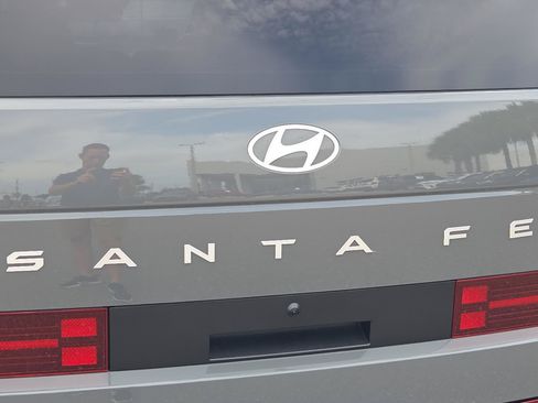 Used 2025 Hyundai Santa Fe SE FWD image 31