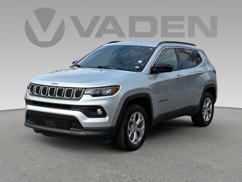 Used 2024 Jeep Compass Latitude image 20