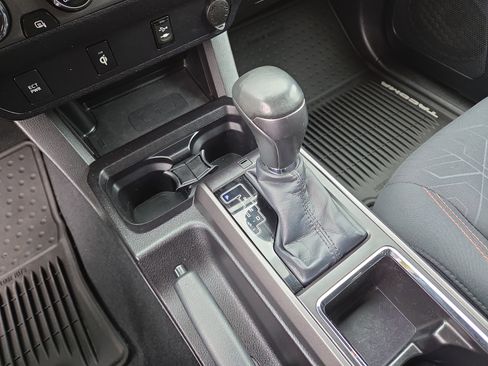 Certified 2016 Toyota Tacoma TRD Sport w/ Towing Package image 24