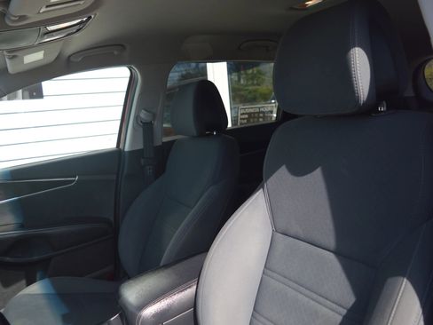 Used 2016 Kia Sorento LX w/ LX Convenience Package image 13