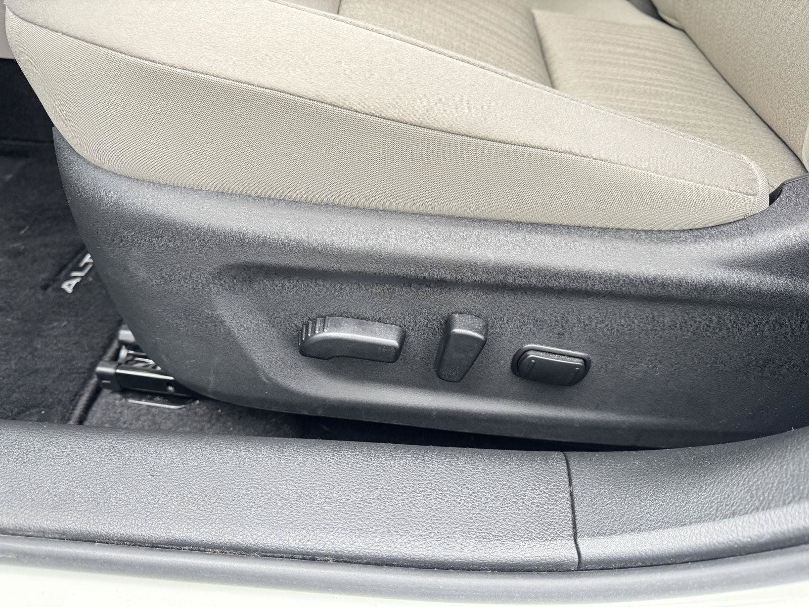 Used 2019 Nissan Altima 2.5 SV FWD image 10