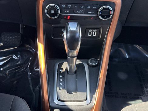 Used 2021 Ford EcoSport SE w/ SE Convenience Package image 13