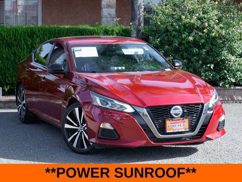 Used 2022 Nissan Altima 2.0 SR FWD image 2