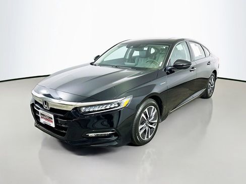 Used 2020 Honda Accord Touring image 3