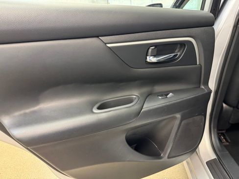 Used 2016 Nissan Altima 2.5 SL w/ 2.5 Technology w/LED Package image 15