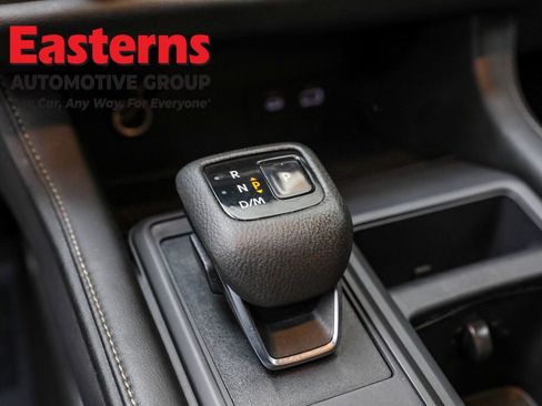 Used 2024 Nissan Pathfinder S image 13