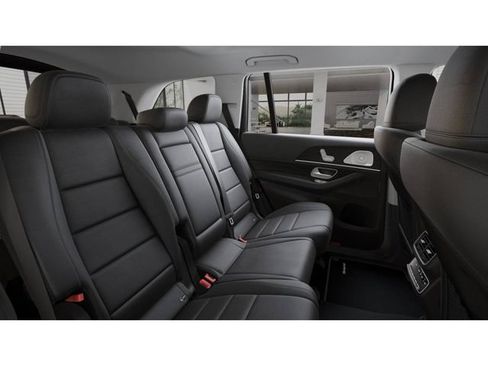New 2026 Mercedes-Benz GLS 450 4MATIC image 5