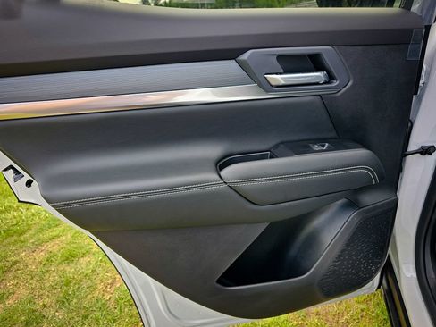 New 2027 GMC Terrain Elevation w/ Elevation Premium Package AWD/4WD image 33
