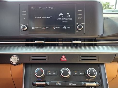 Used 2024 Kia Carnival LX FWD image 28