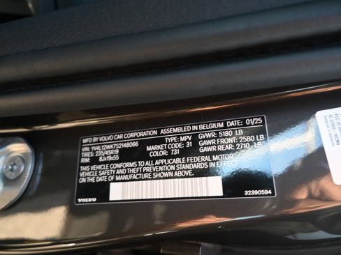 Used 2025 Volvo V60 B5 Cross Country Plus image 35