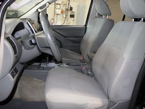 Used 2015 Nissan Frontier SV RWD image 20