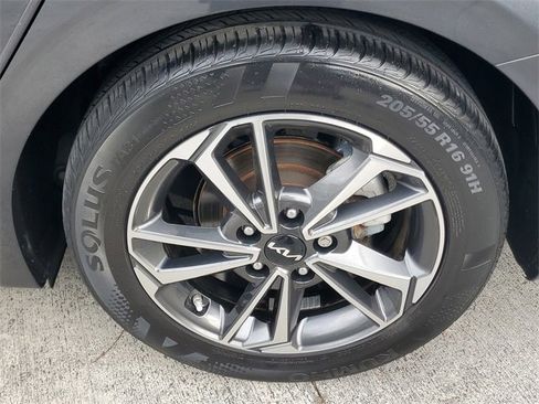 Used 2022 Kia Forte LXS w/ LXS Technology Package image 7