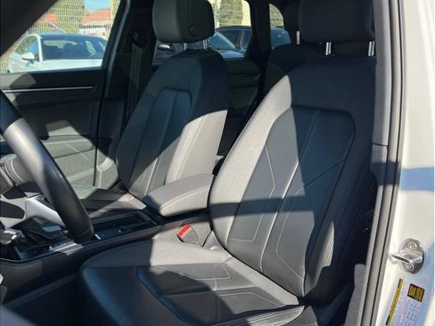 Used 2023 Audi Q3 2.0T Premium image 8