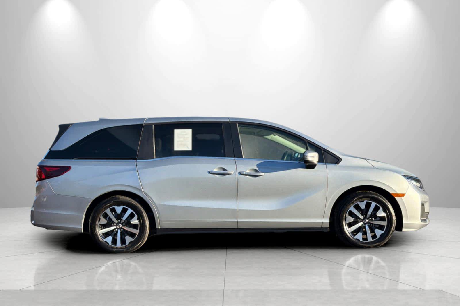 Used 2025 Honda Odyssey EX-L image 8