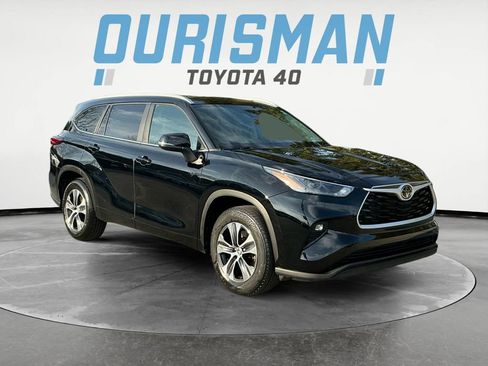 Used 2023 Toyota Highlander XLE image 9