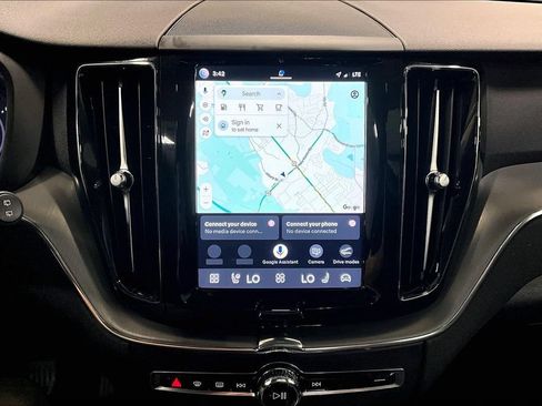 Certified 2023 Volvo XC60 B5 Core w/ Climate Package AWD/4WD image 15