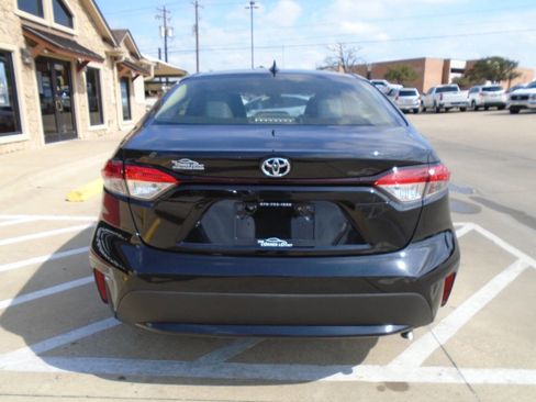 Used 2020 Toyota Corolla LE image 6
