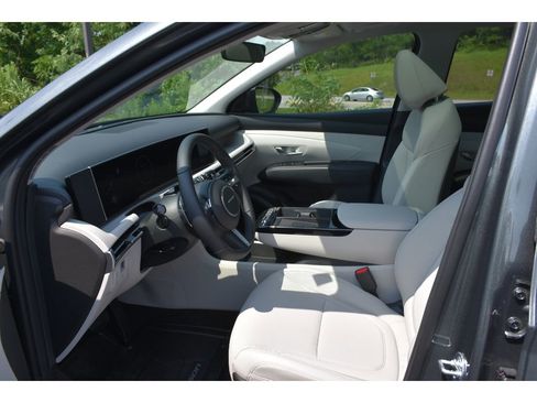 New 2025 Hyundai Tucson SEL image 10
