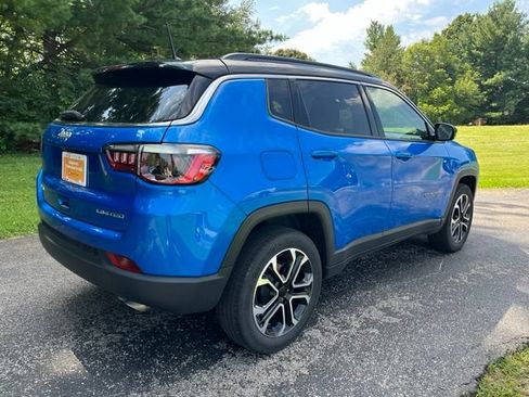 Used 2022 Jeep Compass Limited AWD/4WD image 3