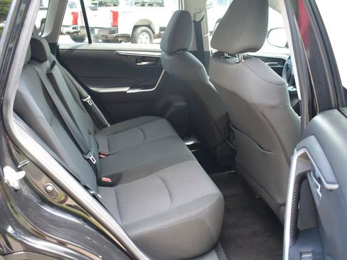 Used 2024 Toyota RAV4 XLE AWD/4WD image 19