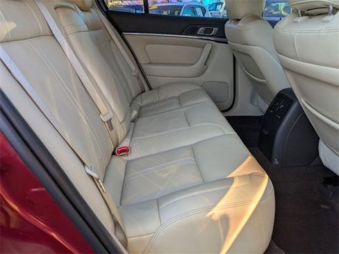 Used 2014 Lincoln MKS image 25