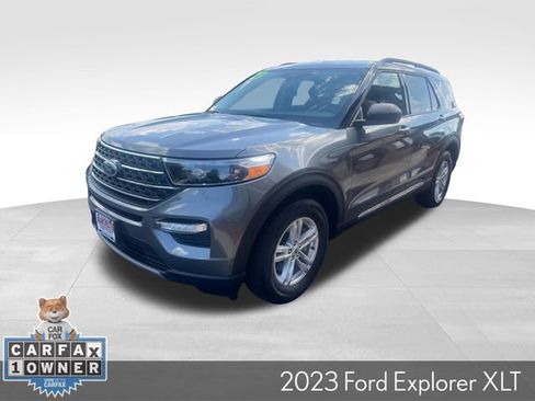 Used 2023 Ford Explorer XLT w/ Equipment Group 202A AWD/4WD image 4