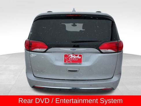 Used 2018 Chrysler Pacifica Touring-L Plus image 6