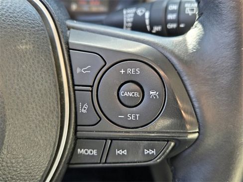 Used 2022 Toyota Corolla Cross LE image 27