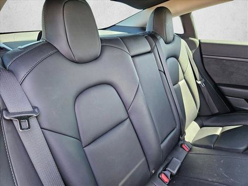 Used 2022 Tesla Model 3 RWD image 13