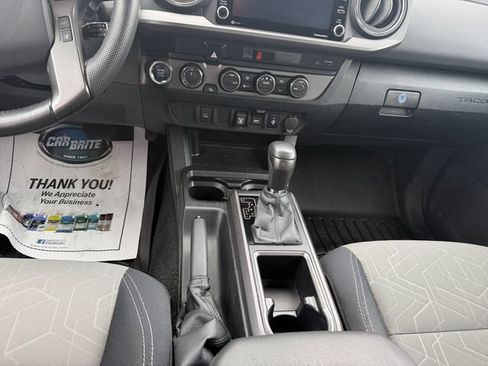 Used 2022 Toyota Tacoma TRD Sport AWD/4WD image 11