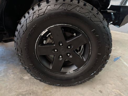 Used 2015 Jeep Wrangler Unlimited Sport w/ Quick Order Package 24S AWD/4WD image 37