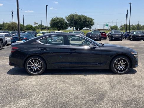 Used 2025 Genesis G70 2.5T AWD/4WD image 3