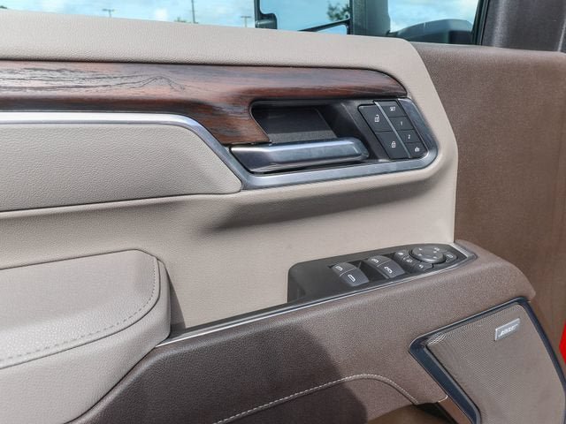 Used 2025 GMC Sierra 2500 SLT w/ SLT Premium Package AWD/4WD image 14