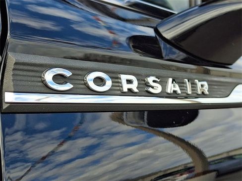 Certified 2025 Lincoln Corsair Reserve image 32