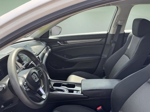 Used 2018 Honda Accord LX image 8