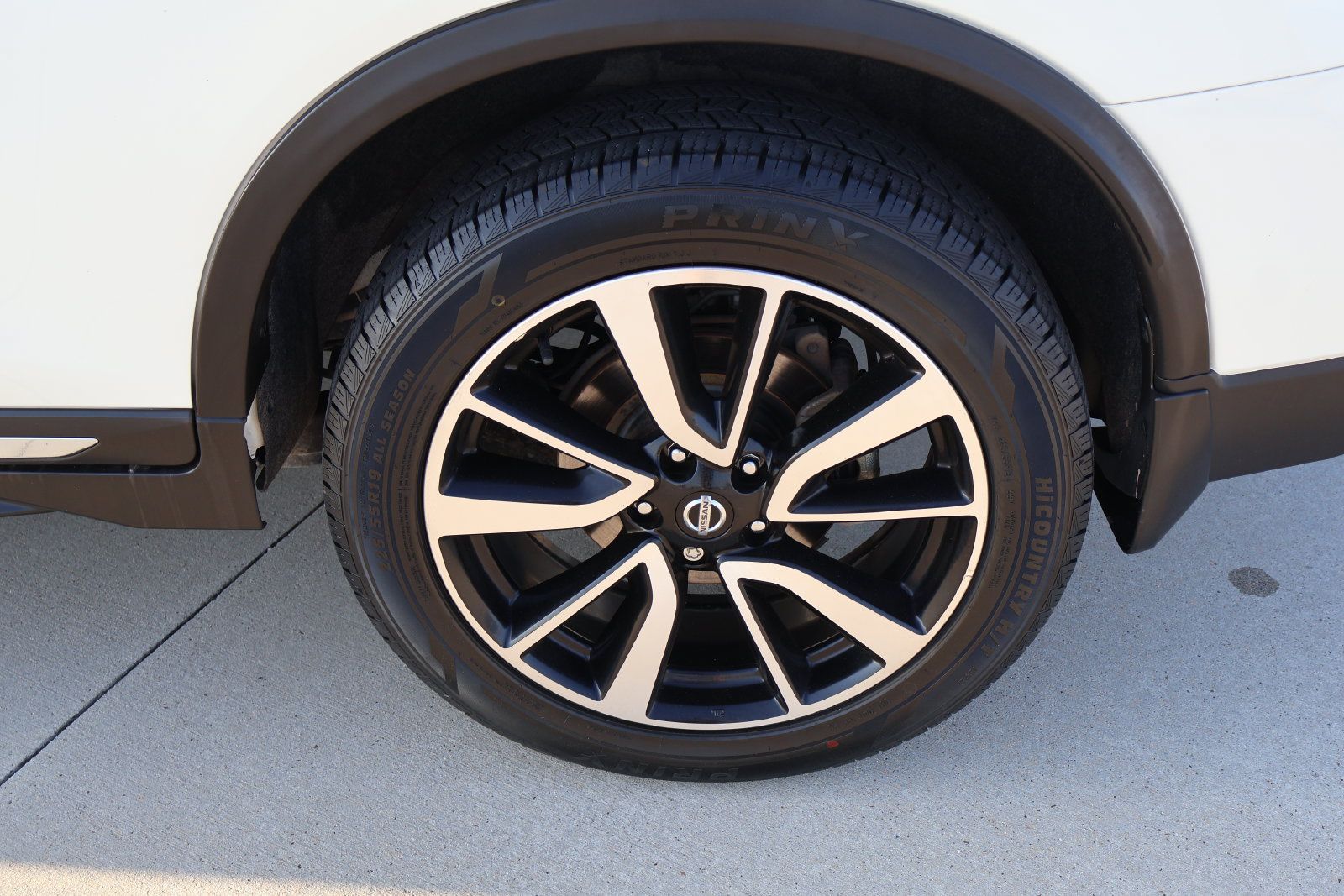 Used 2019 Nissan Rogue SL w/ Premium Package AWD/4WD image 10