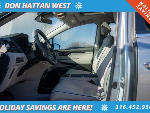 Used 2023 Honda Odyssey Elite image 3