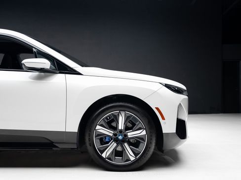 Used 2024 BMW iX xDrive50 w/ Premium Package image 38