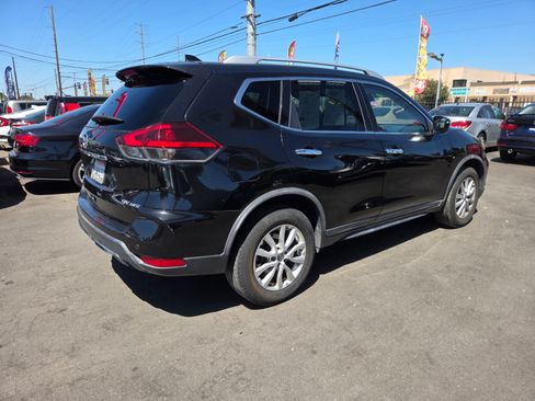 Used 2020 Nissan Rogue SV AWD/4WD image 4