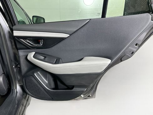 Used 2025 Subaru Outback Premium image 31