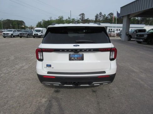 New 2026 Ford Explorer Active image 4