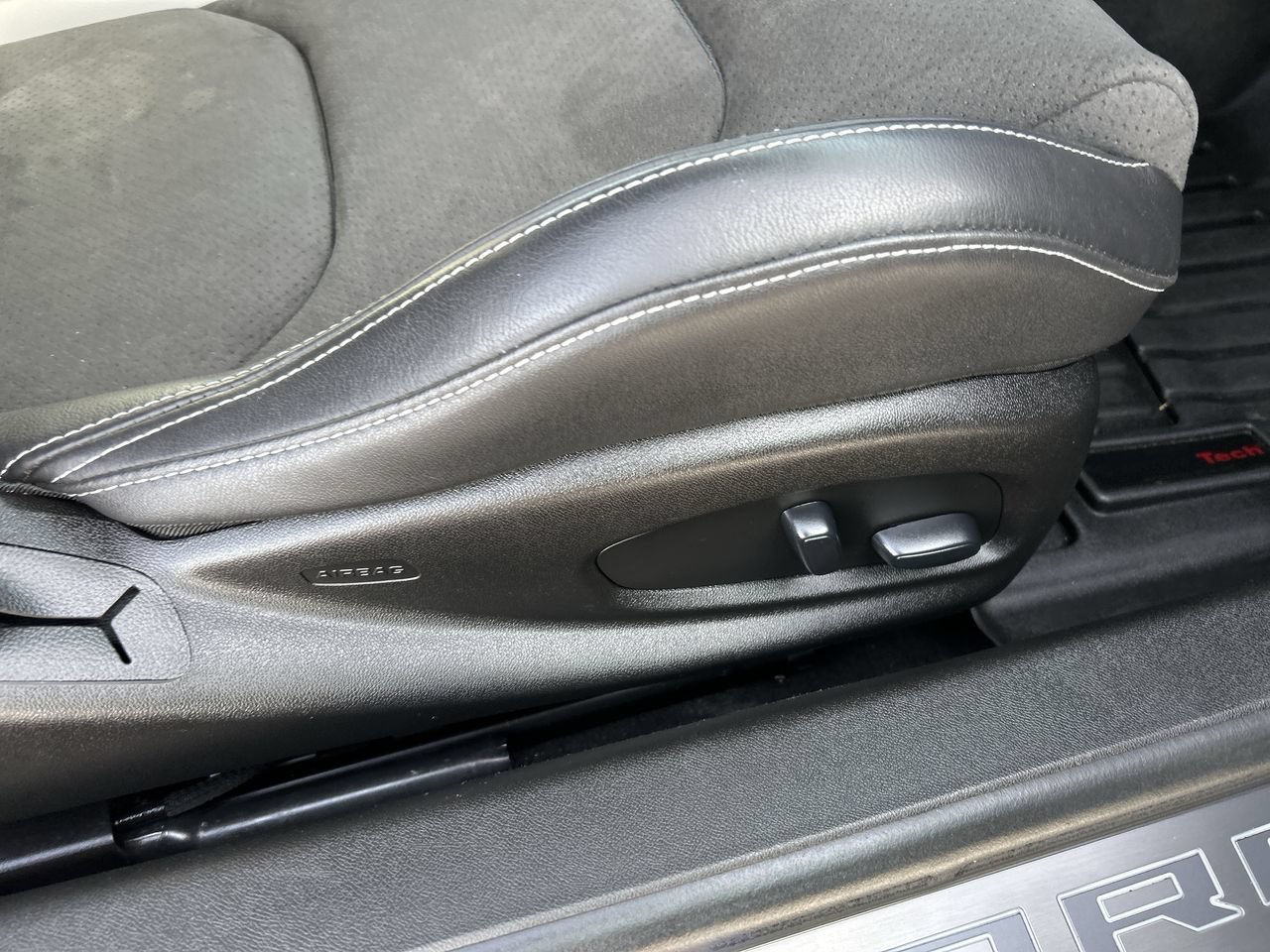 Used 2019 Chevrolet Camaro SS RWD image 14