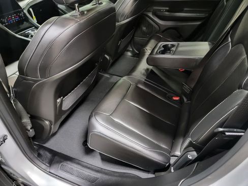 Used 2025 Jeep Grand Cherokee Limited w/ Luxury Tech Group II RWD image 12