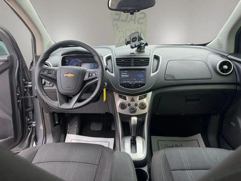 Used 2015 Chevrolet Trax LT w/ LT Sun and Sound Package FWD image 11